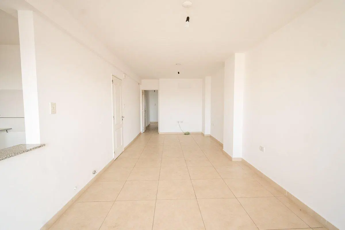 SE VENDE DPTO. DE 2 DORM. C/COCHERA EN BARRIO SUR! 3