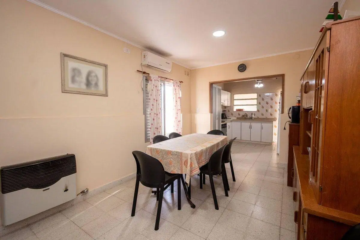 Casa 2 dorm, 2 baños, cochera y patio en S Jerónim 4