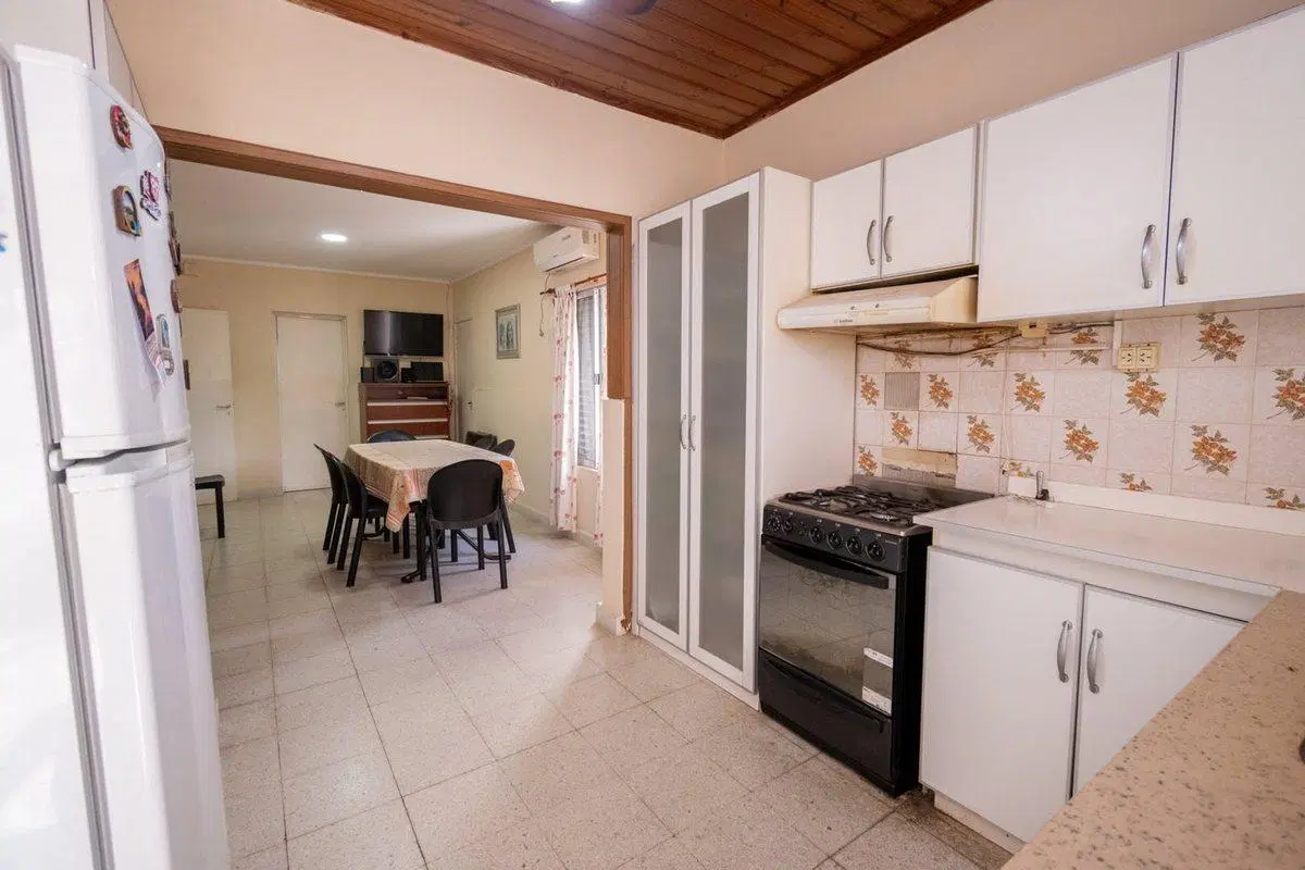 Casa 2 dorm, 2 baños, cochera y patio en S Jerónim 5