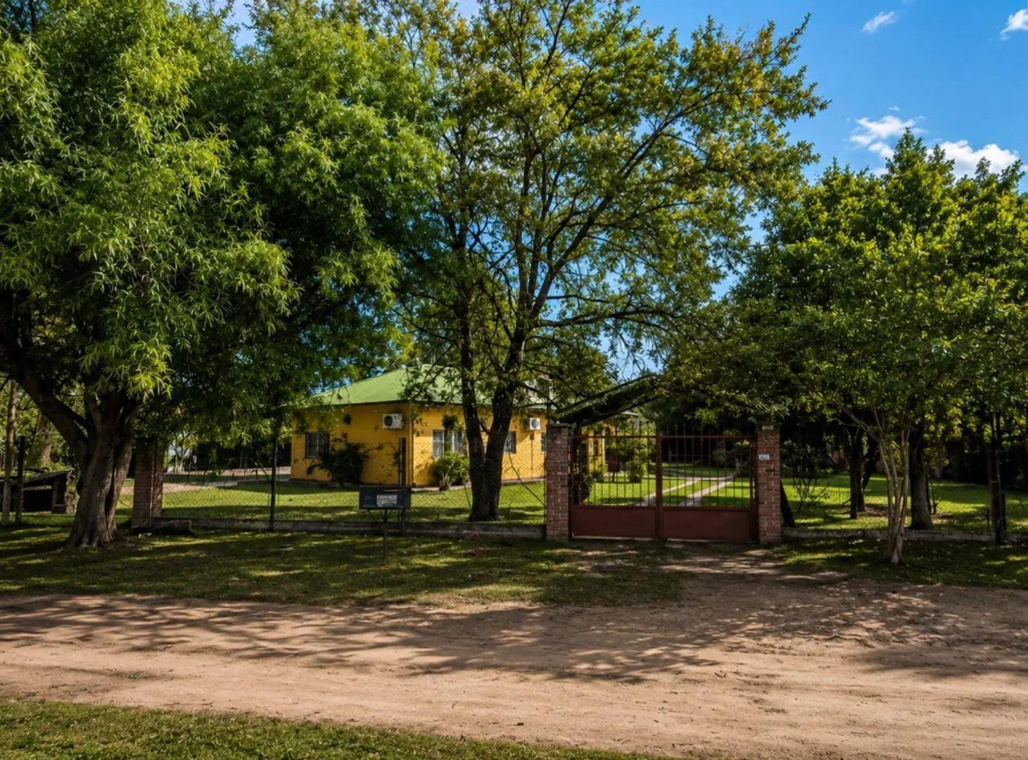 Venta de Casa en Colastine pileta y quincho 2