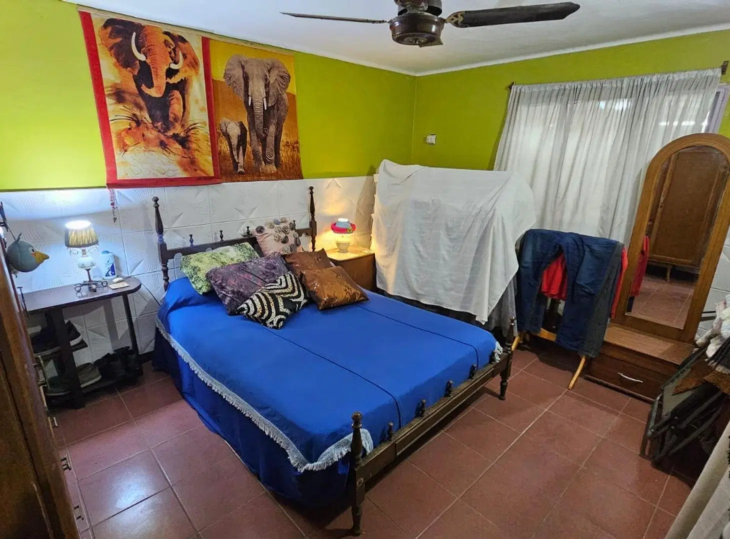 VENTA CASA 4 DORMITORIOS, COCHERA Y QUINCHO 2