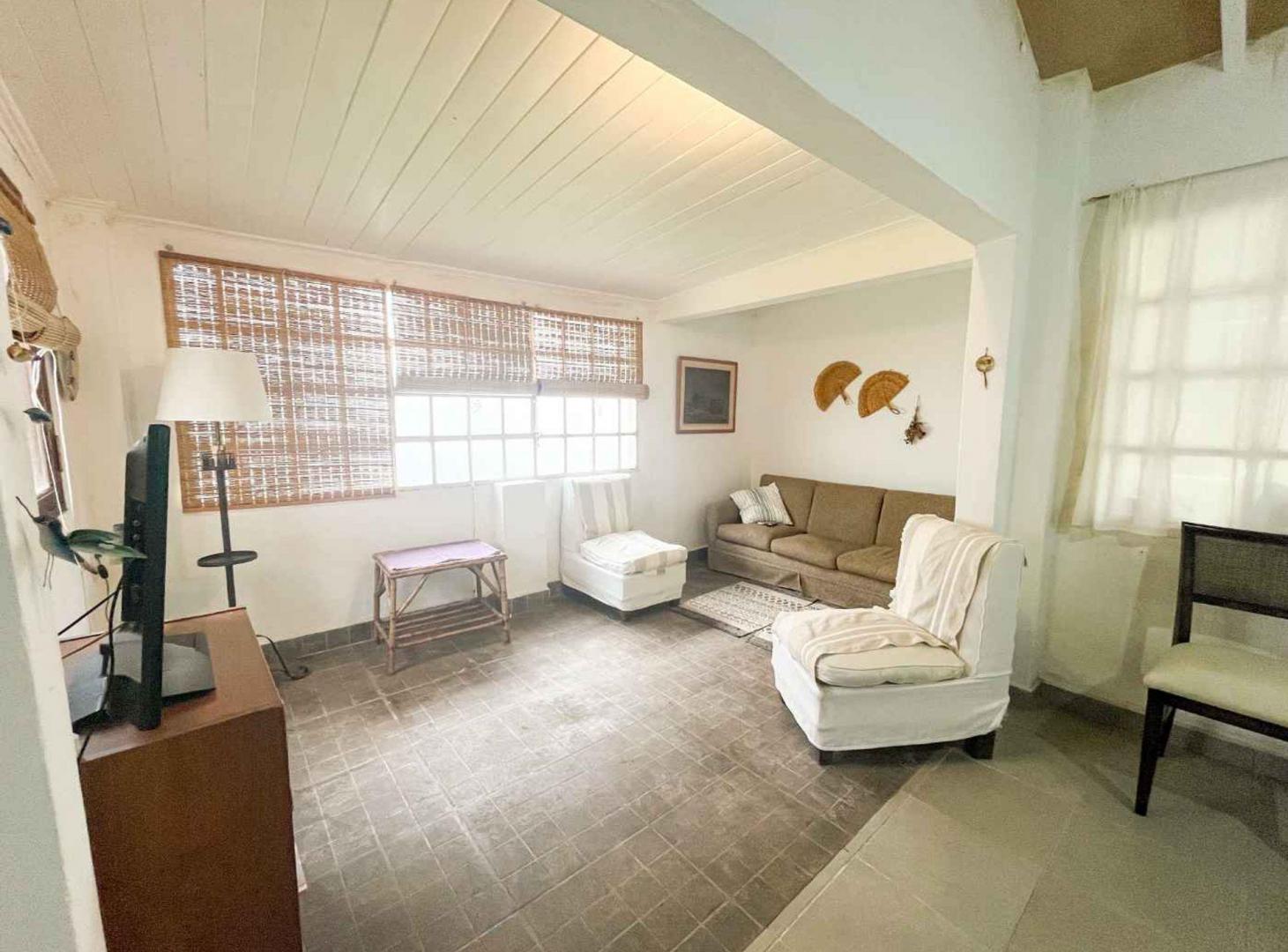 Foto de VENTA CASA 2 DORMITORIOS Y PILETA - JORGE NEWBERY, imagen 1