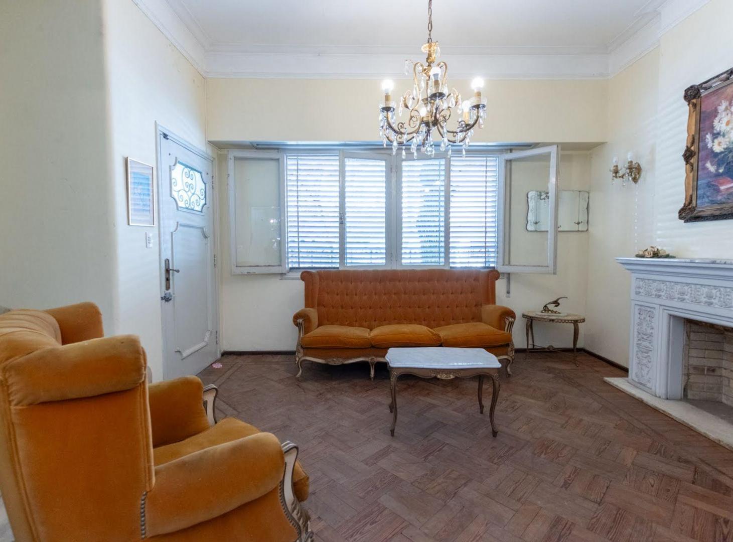 Foto de Venta - Casa 4 Dormitorios en Barrio Constituyente, imagen 2