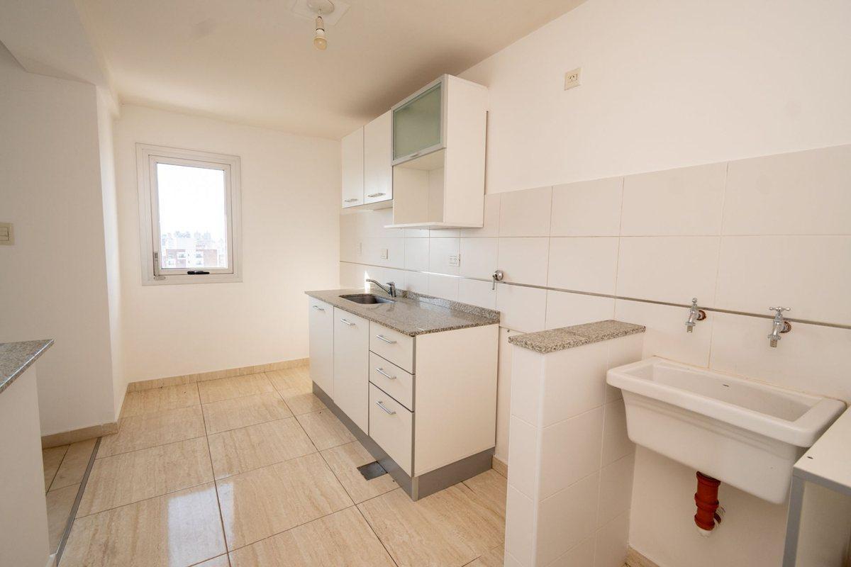 Foto de SE VENDE DPTO. DE 2 DORM. C/COCHERA EN BARRIO SUR!, imagen 5