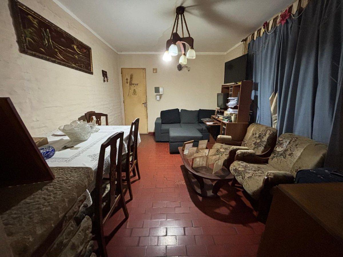 Foto de PH 2 DORMITORIOS INTERNO BARRIO MARÍA SELVA, imagen 2
