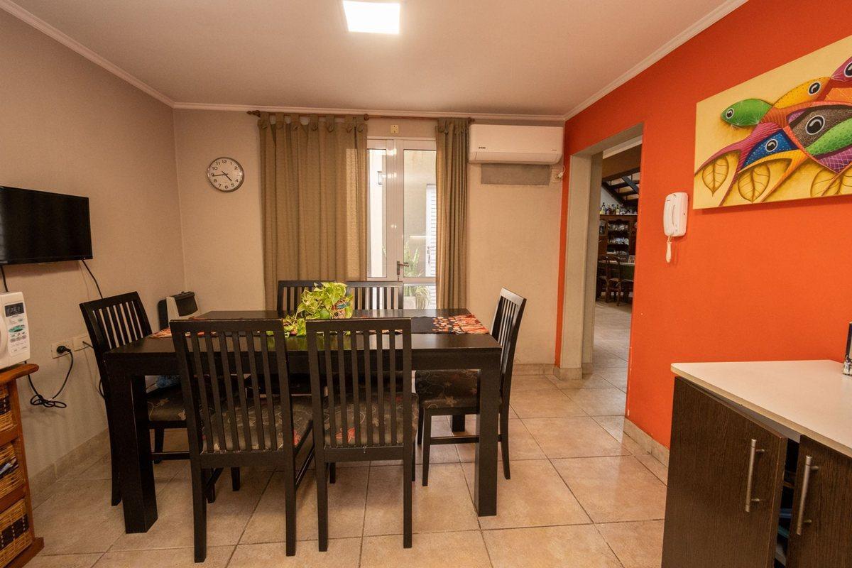 Foto de CASA 3 DORMITORIOS - SARGENTO CABRAL, imagen 2