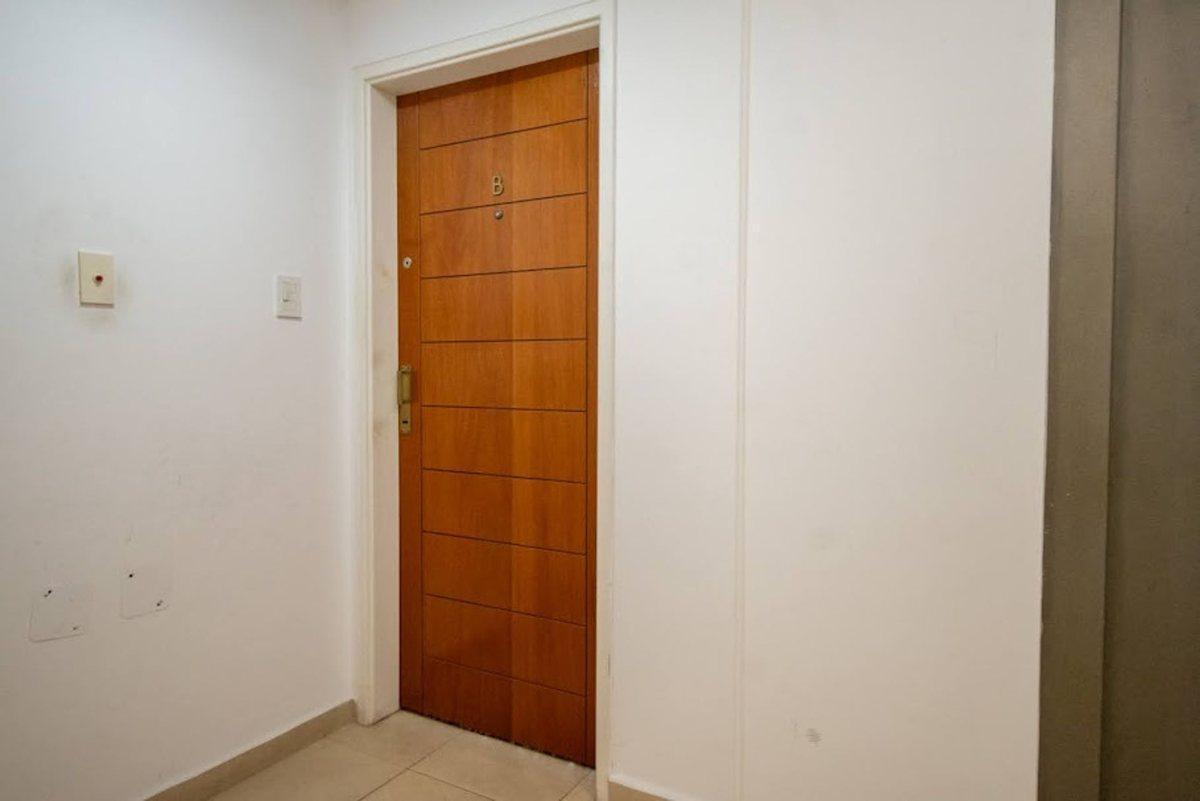 Foto de DPTO. LATINO EN VENTA 2 DORM Y COCHERA CERCA FIQ, imagen 4