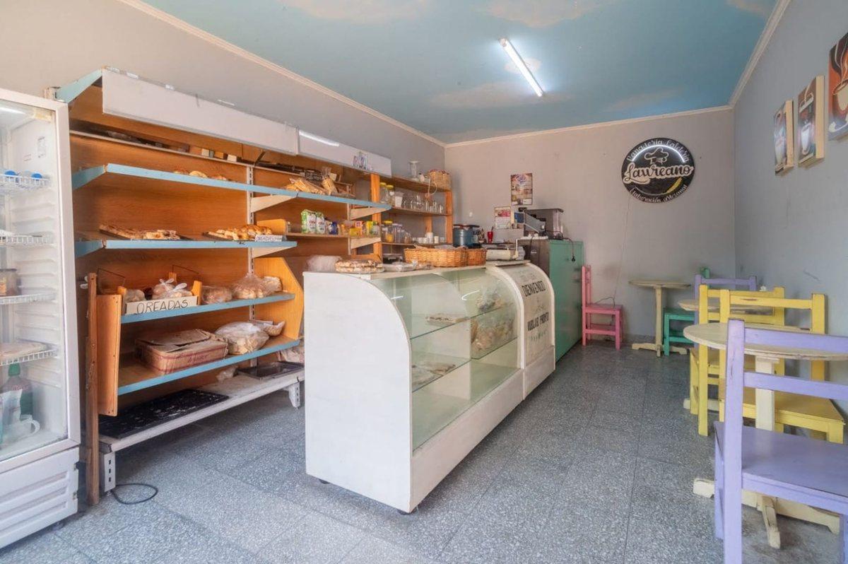 Foto de SE VENDE SALON DE EVENTOS Y 4 LOCALES COMERCIALES, imagen 5
