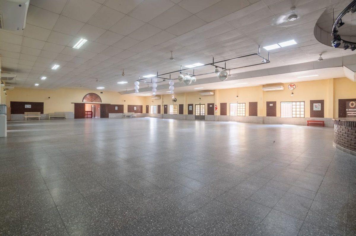 Foto de SE VENDE SALON DE EVENTOS Y 4 LOCALES COMERCIALES, imagen 1