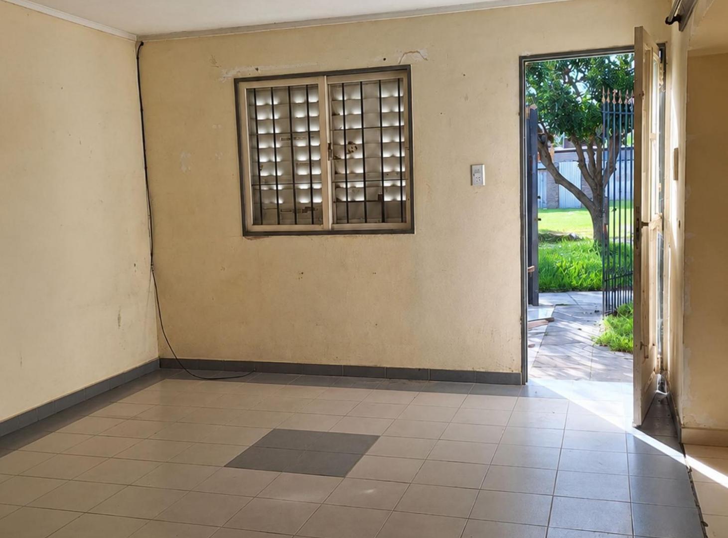 Foto de Venta Casa 3/4 Dormitorios! Quincho y gran patio, imagen 2