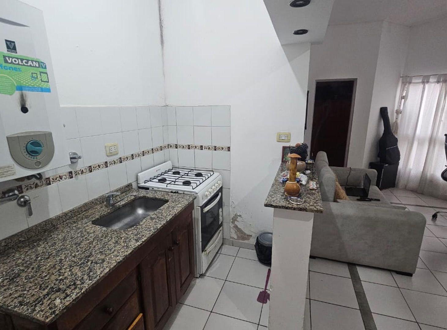 Foto de VENTA DEPARTAMENTO 1 DORMITORIO SOBRE AV FREYRE, imagen 2