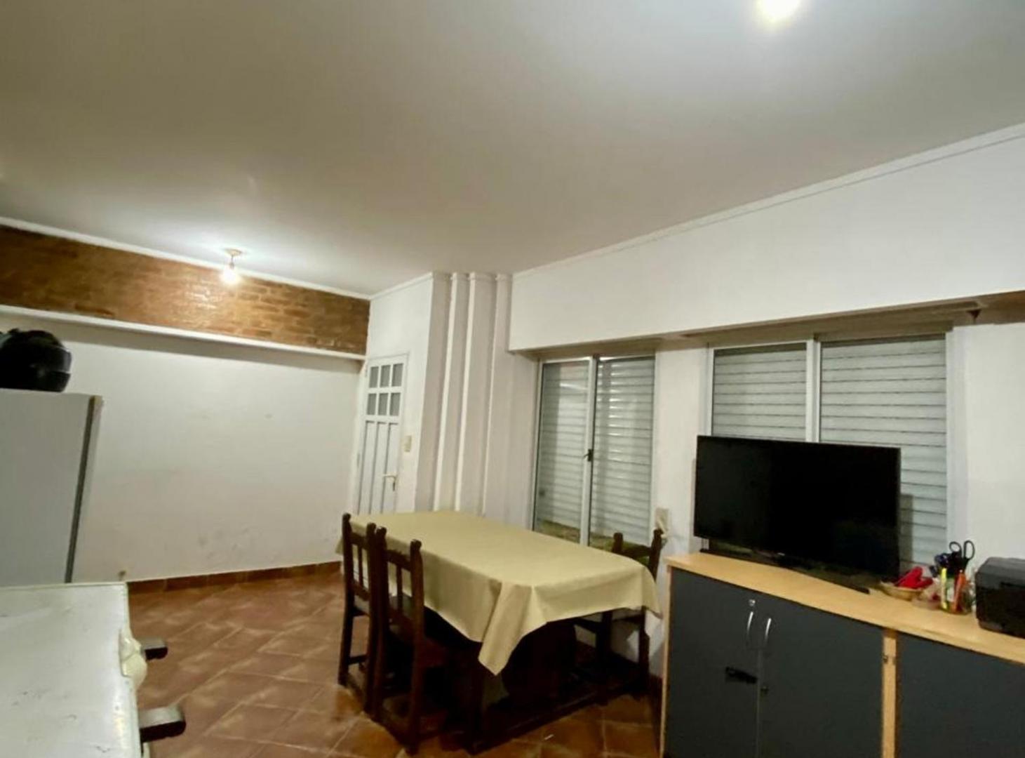 Foto de VENTA DE DEPARTAMENTO EN PB AL FRENTE CON PATIO, imagen 1