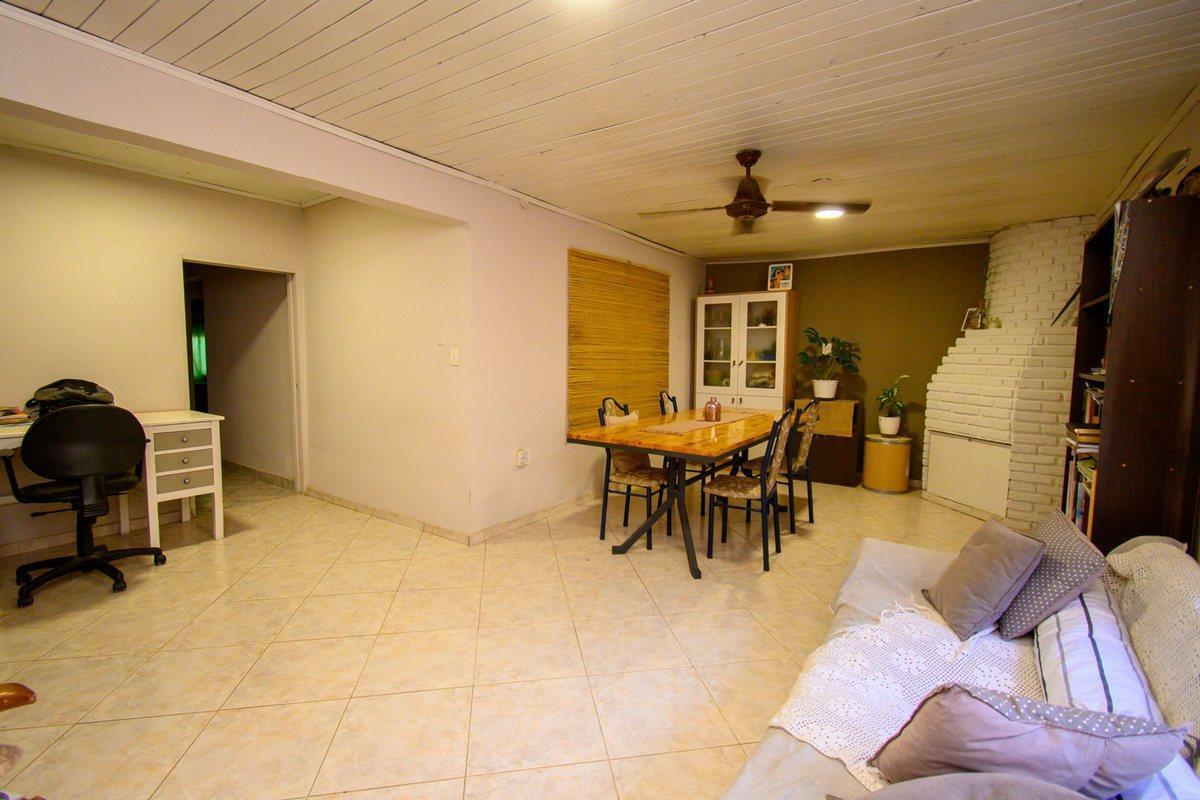 Foto de Gran casa familiar con patio verde. Casa y depto!, imagen 2