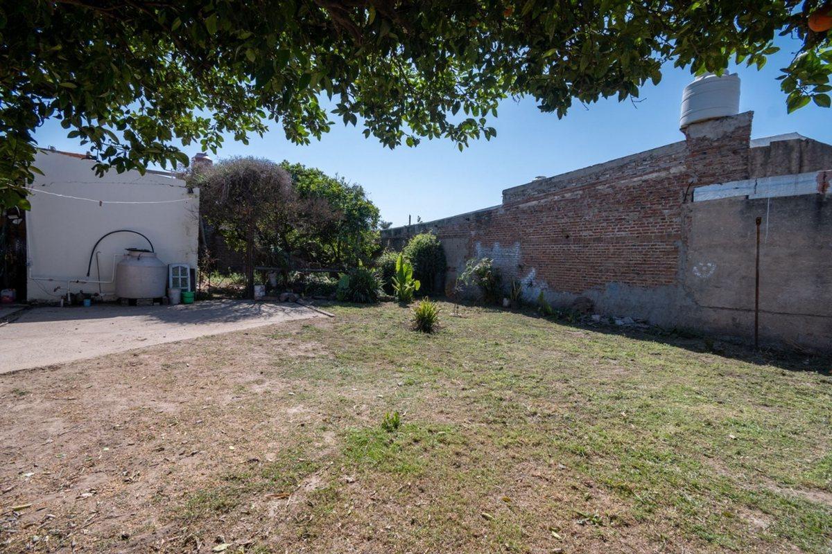 Foto de Gran casa familiar con patio verde. Casa y depto!, imagen 5