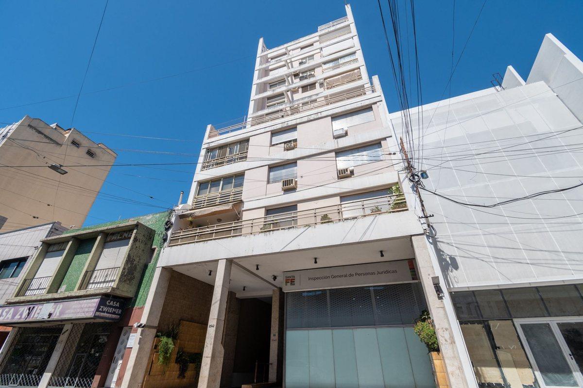 Foto de Excelente piso 3 dorm. en Venta San Jerónimo 2500, imagen 2