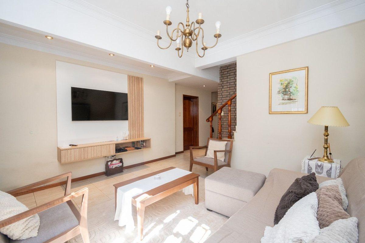 Foto de ESPECTACULAR CASA EN VENTA ZONA CENTRO, imagen 2