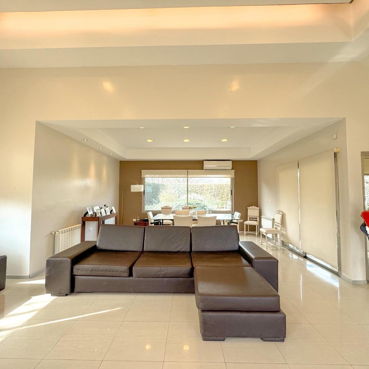 Casa 5 Dorm - Kentucky Club de Campo 1