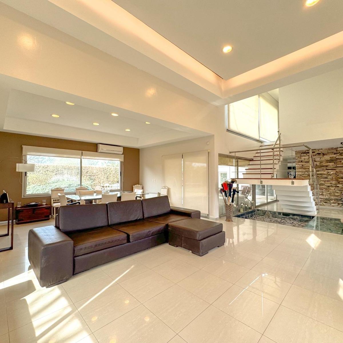 Casa 5 Dorm - Kentucky Club de Campo 2