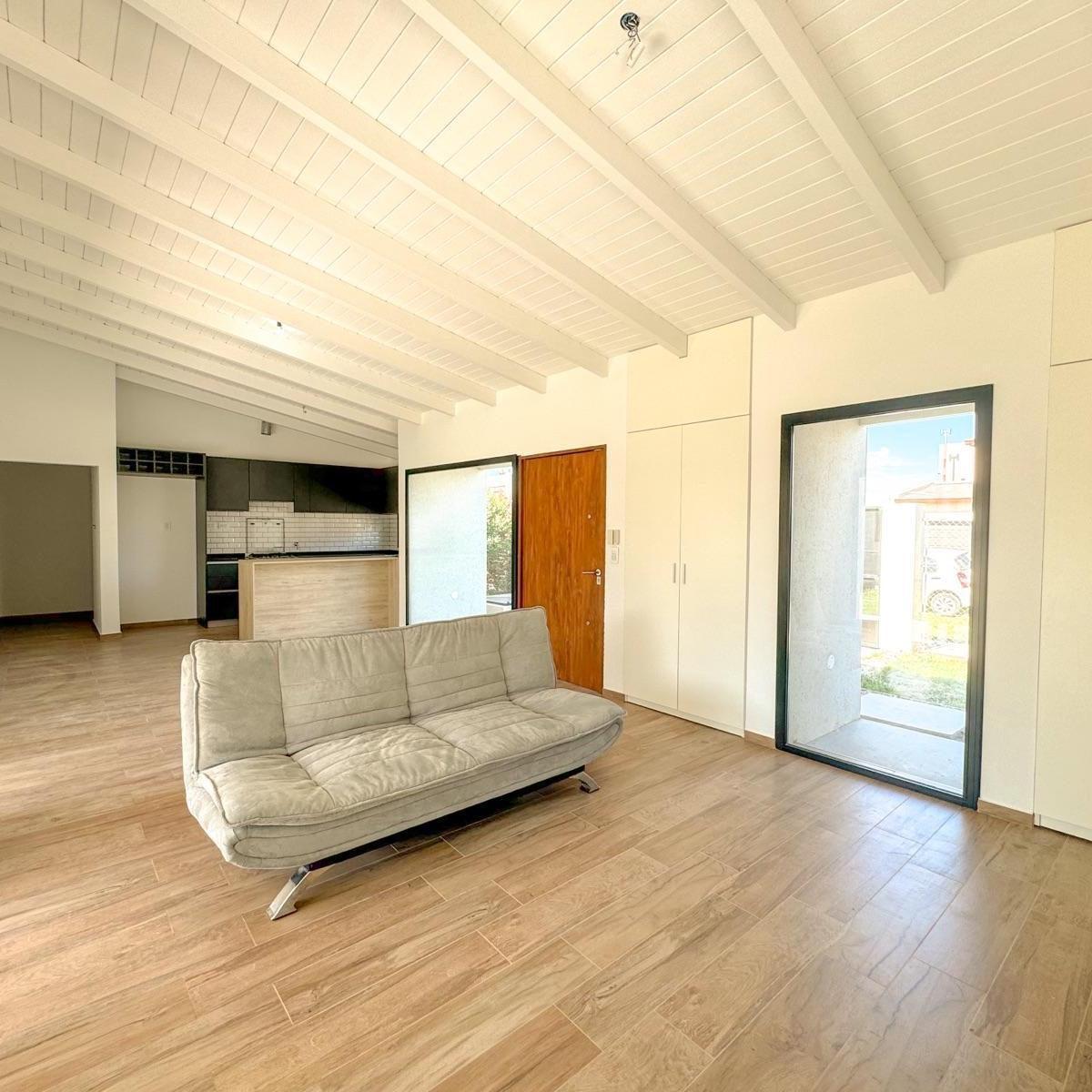 Casa 3 Dorm - Don Mateo 4
