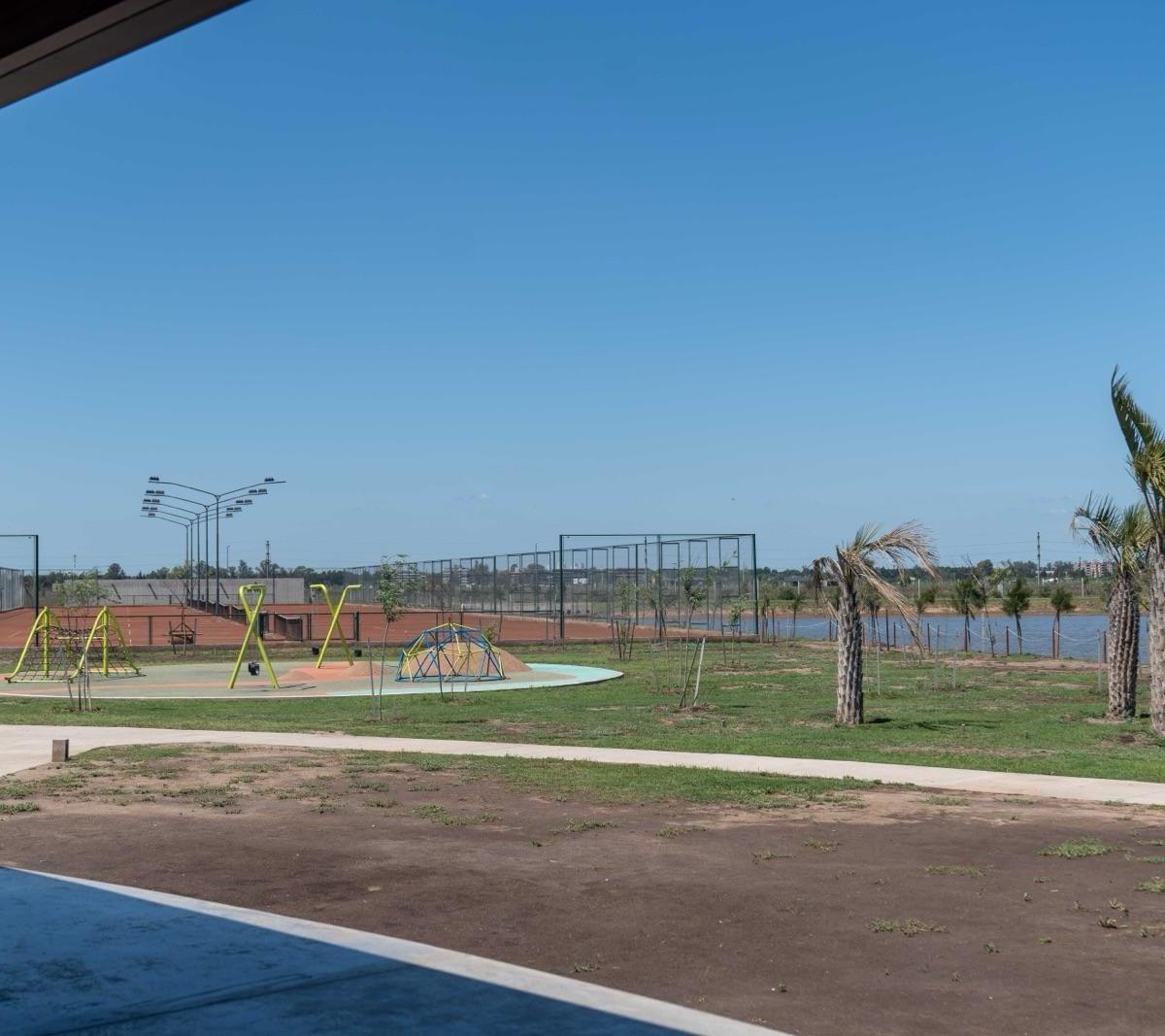 Casa 4 Dorm - Vida Club de Campo 1