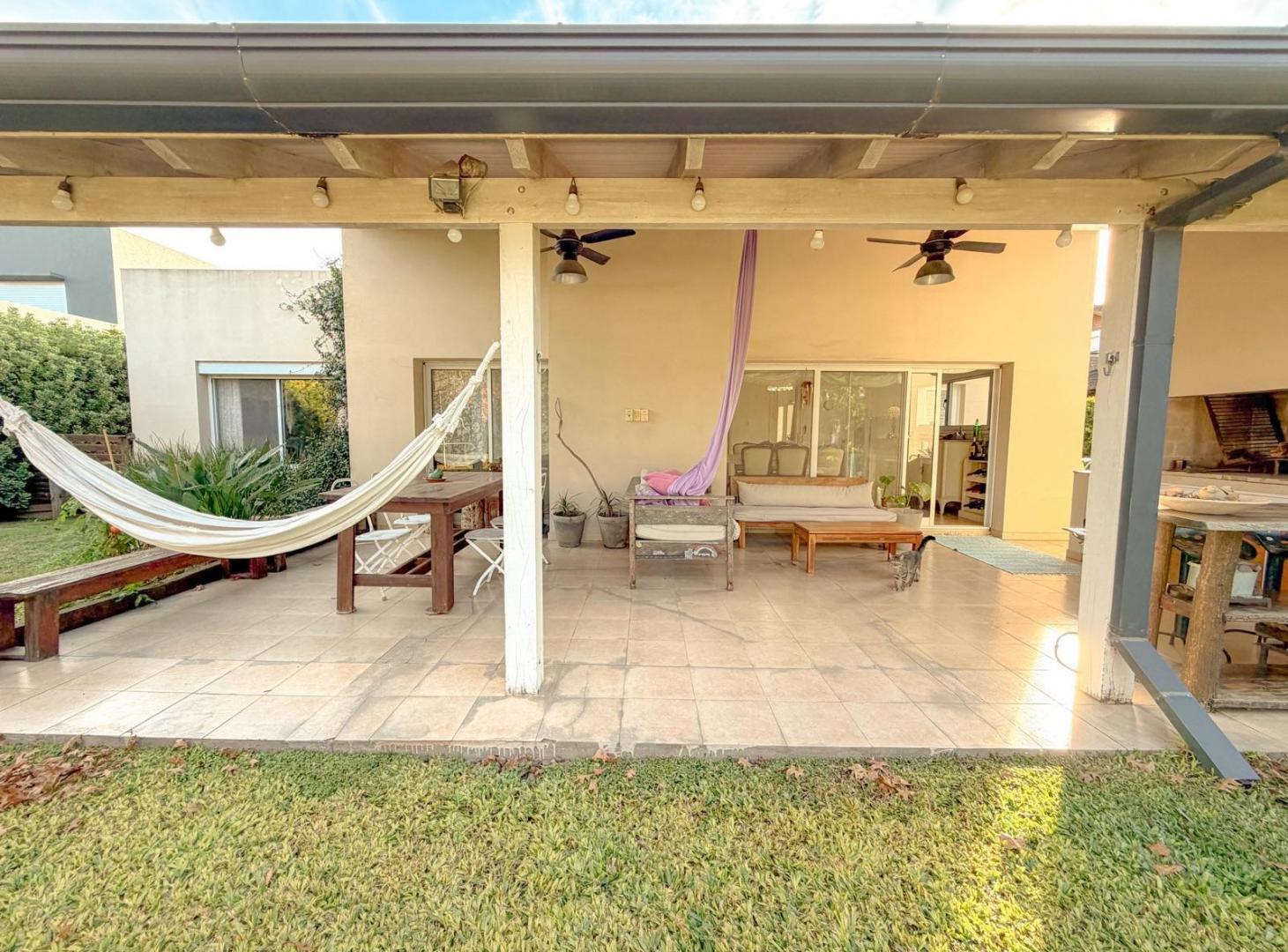 Foto de Casa 3 Dorm - Cadaques Funes Hills, imagen 3