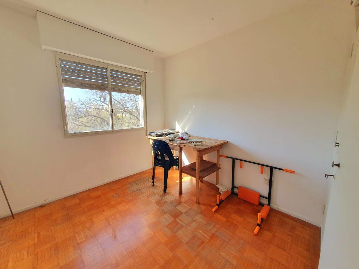 En Venta - Departamento de Tres Dorm. 1