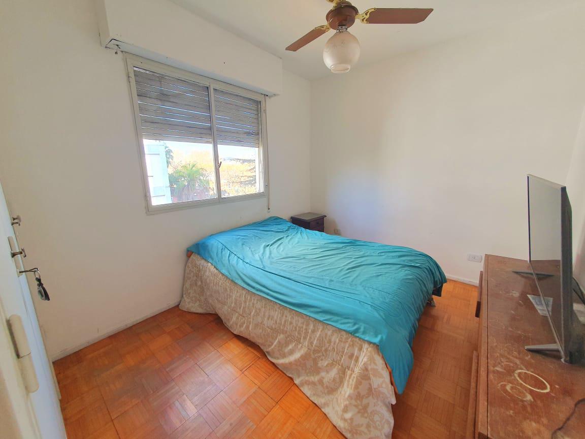 En Venta - Departamento de Tres Dorm. 4