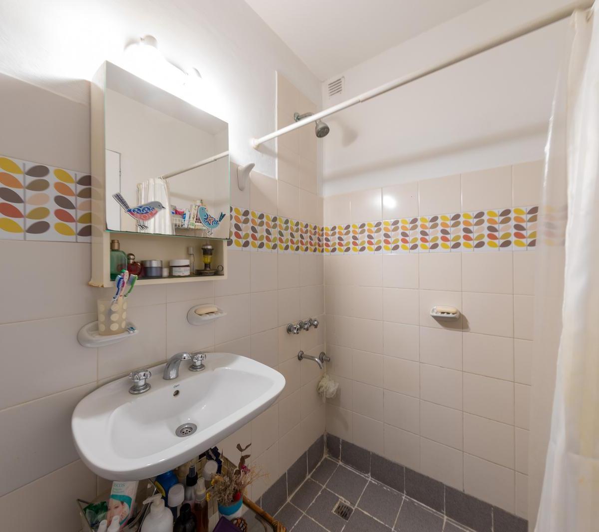 Foto de DEPARTAMENTO DE DOS DORMITORIOS CON COCHERA EN VENTA-BARRIO LAS HERAS, imagen 4
