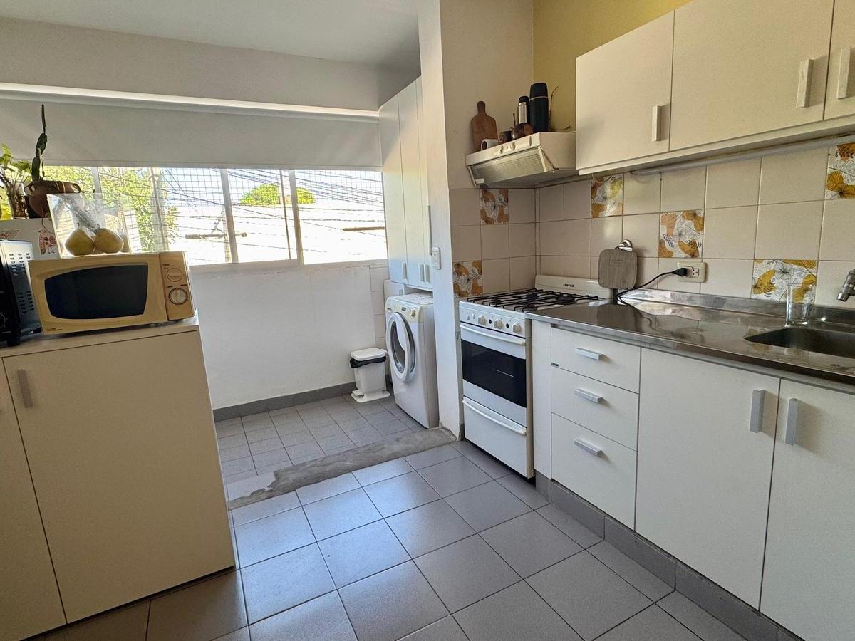 DEPARTAMENTO DE DOS DORMITORIOS CON COCHERA EN VENTA-BARRIO LAS HERAS