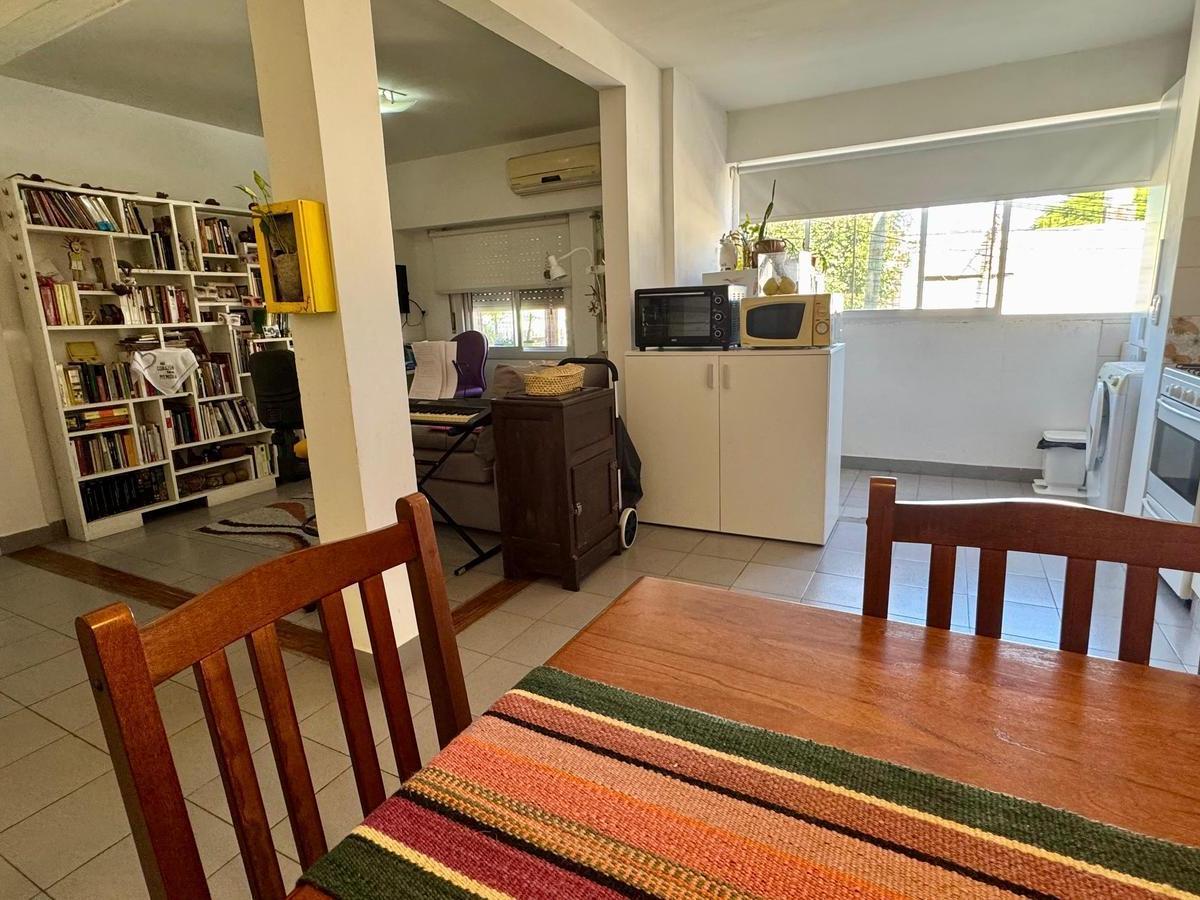 Foto de DEPARTAMENTO DE DOS DORMITORIOS CON COCHERA EN VENTA-BARRIO LAS HERAS, imagen 2