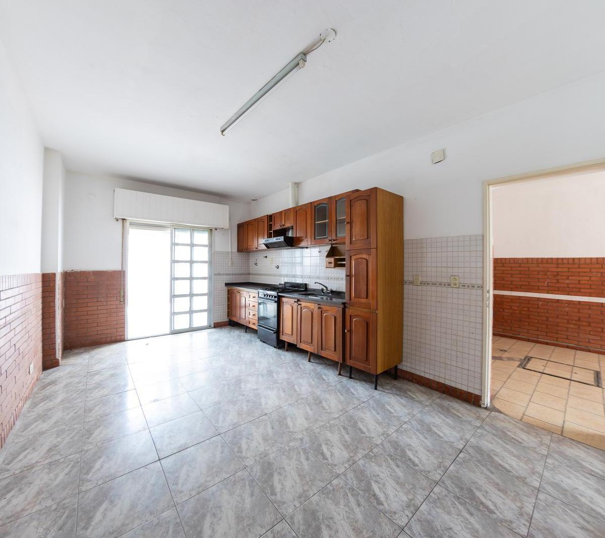 En Venta - Dos Casas de Dos y Tres Dorm. - Azcuénaga 5