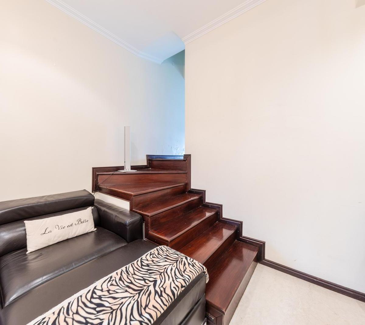 En Venta - Casa de 4 Dorm. con Jardin y Cochera - Luis Agote 1