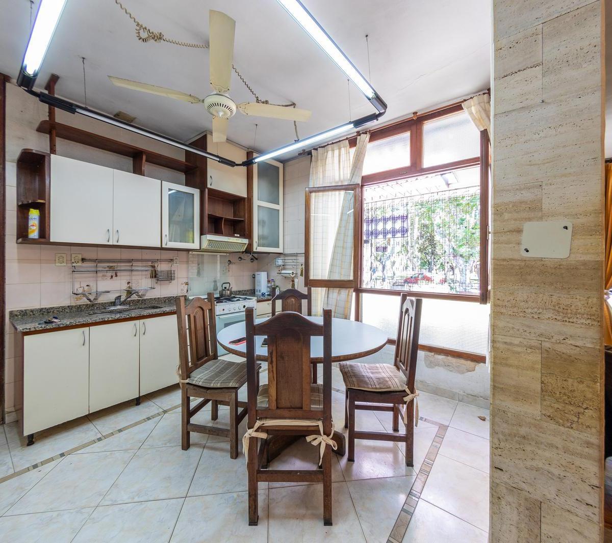 En Venta - Casa de Tres Dorm. C/cochera, Jardín y Pileta - Granadero Baigorria 2
