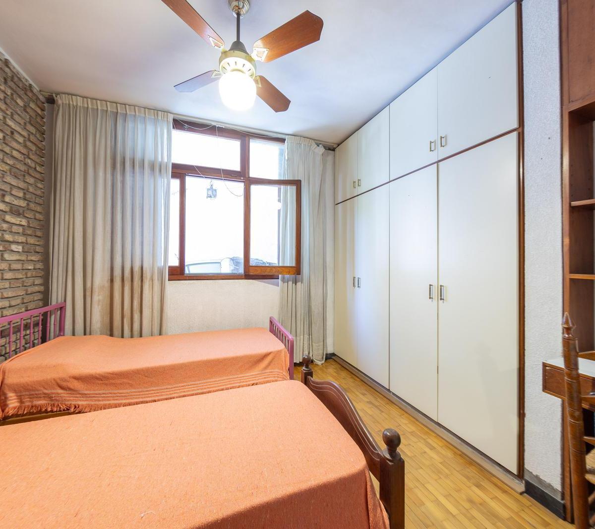 En Venta - Casa de Tres Dorm. C/cochera, Jardín y Pileta - Granadero Baigorria 3