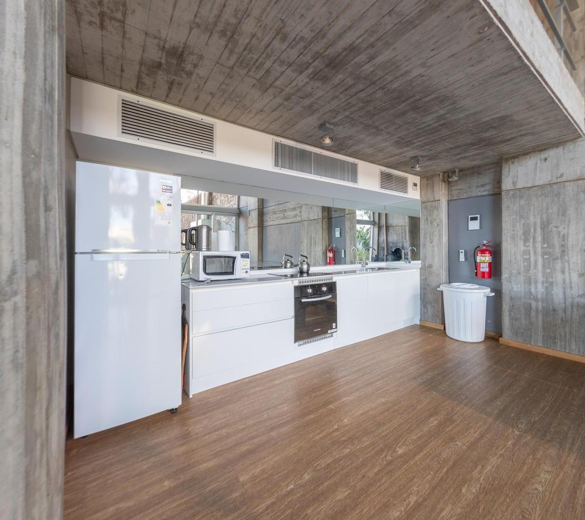Departamento en Venta de Tres Dorm. Barrio Arroyito 3