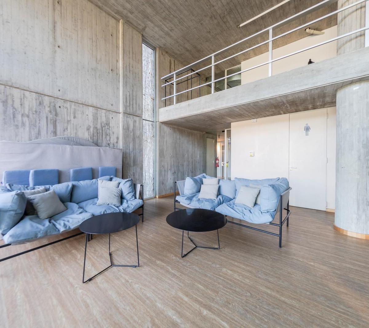Departamento en Venta de Tres Dorm. Barrio Arroyito 3