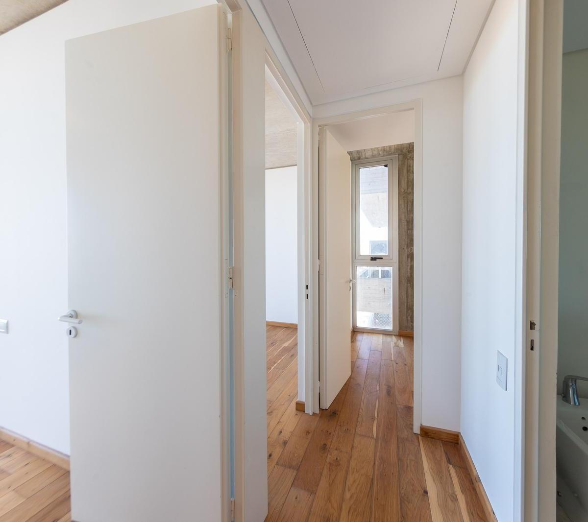 Departamento en Venta de Tres Dorm. Barrio Arroyito 1
