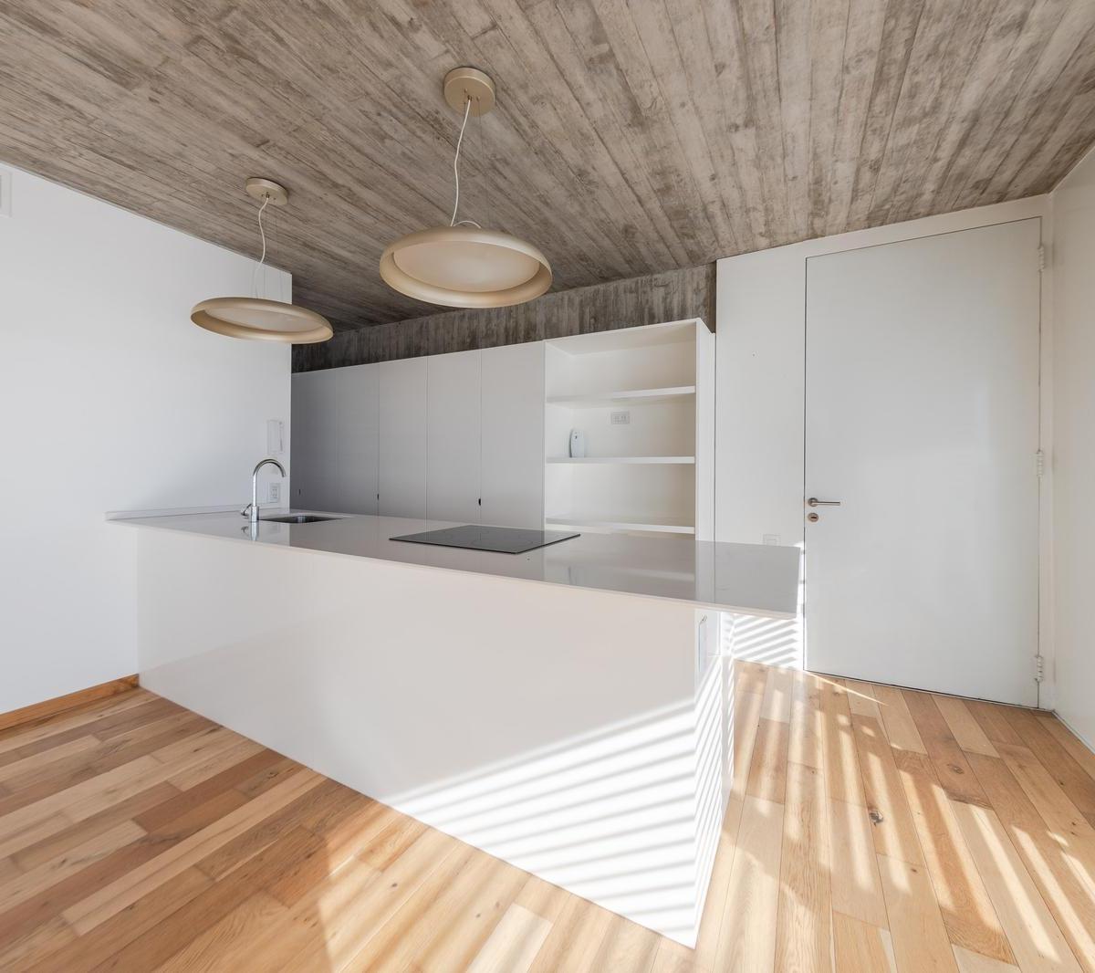 Departamento en Venta de Tres Dorm. Barrio Arroyito 2