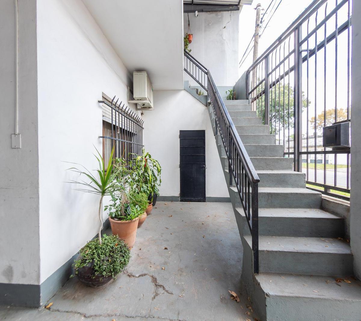 Venta - Casas Independientes en Planta Alta y Planta Baja, con Pileta - Barrio San Martin 4