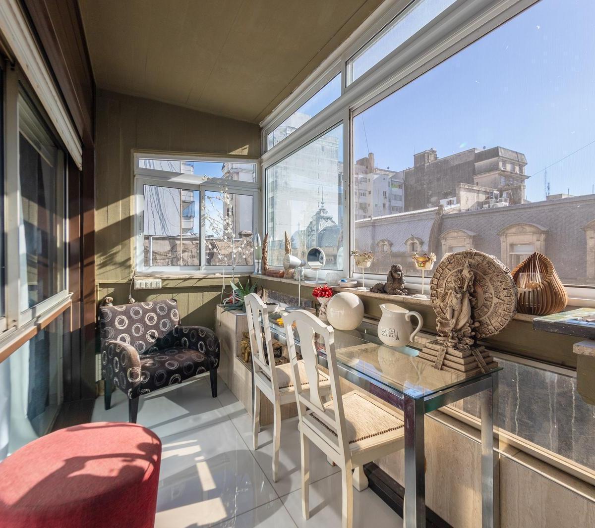 Venta - Departamento Piso Exclusivo 4 Dorm. con Quincho y Parrillero Propio - Barrio Centro 2