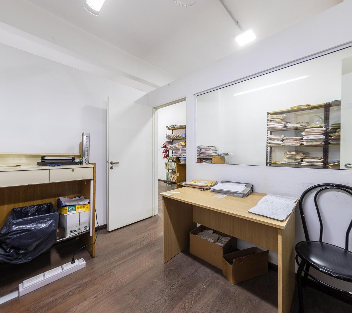 Venta - Local Comercial Al Frente - Barrio Microcentro 3