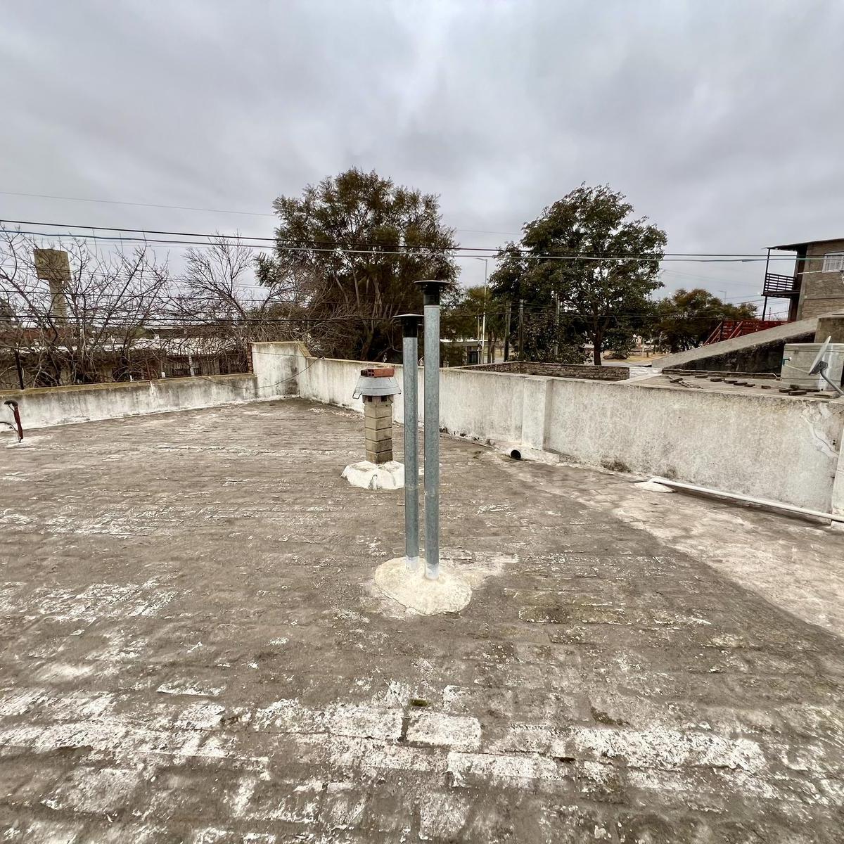 En Venta - Casa 2 Dorm. con Patio y Cochera - Fighiera 4
