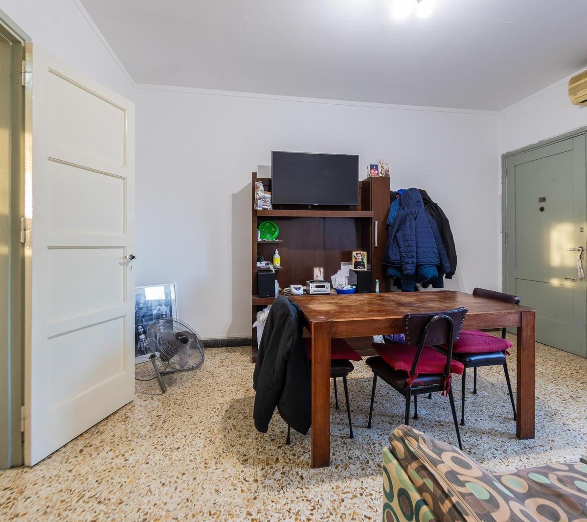 En Venta - Departamento de Tres Dorm. - Las Heras 2