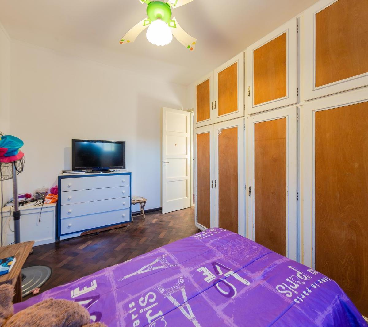 En Venta - Departamento de Tres Dorm. - Las Heras 4
