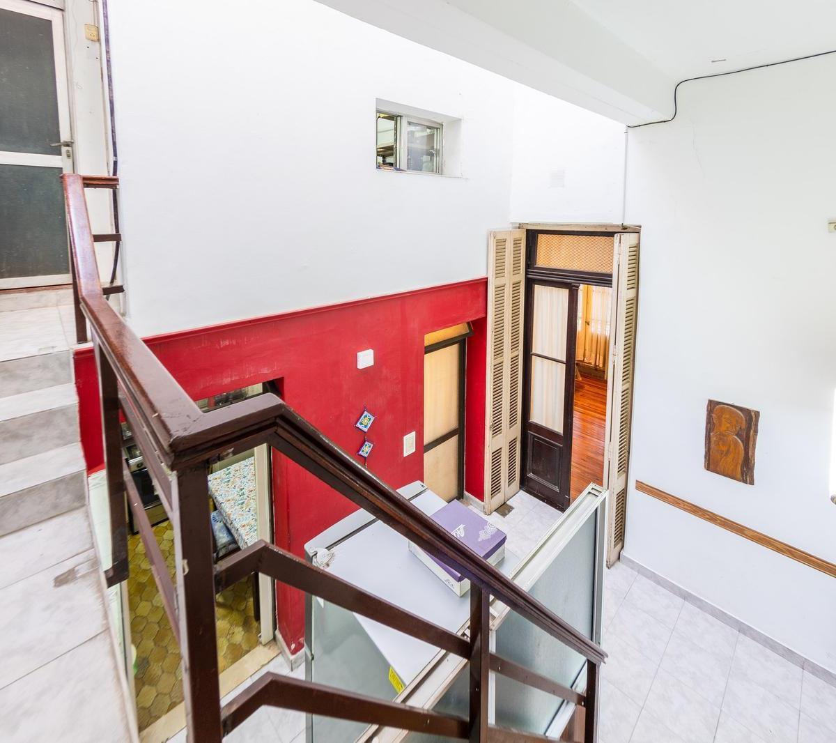 Venta - Casa Uso Institucional 9 Ambientes - Barrio Lourdes 3