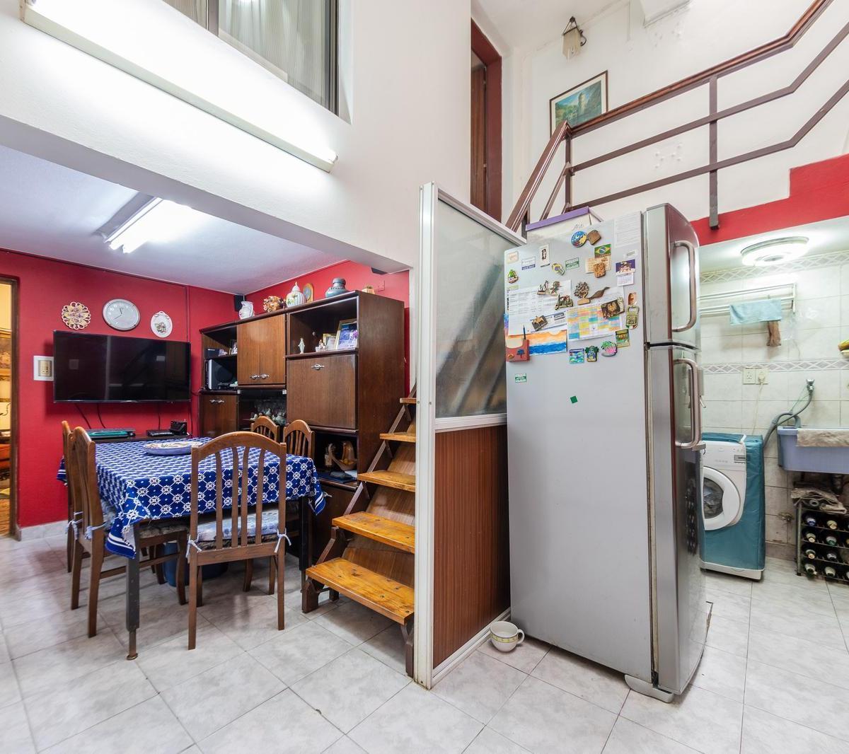 Venta - Casa de Cuatro Dorm. - Barrio Lourdes 5
