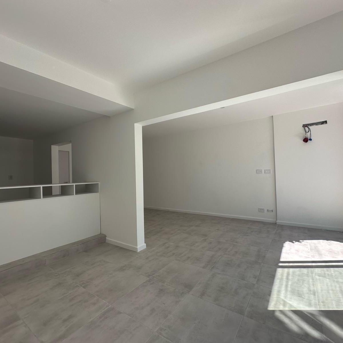 Venta Departamento 2 Dorm. con Patio - Refineria 2