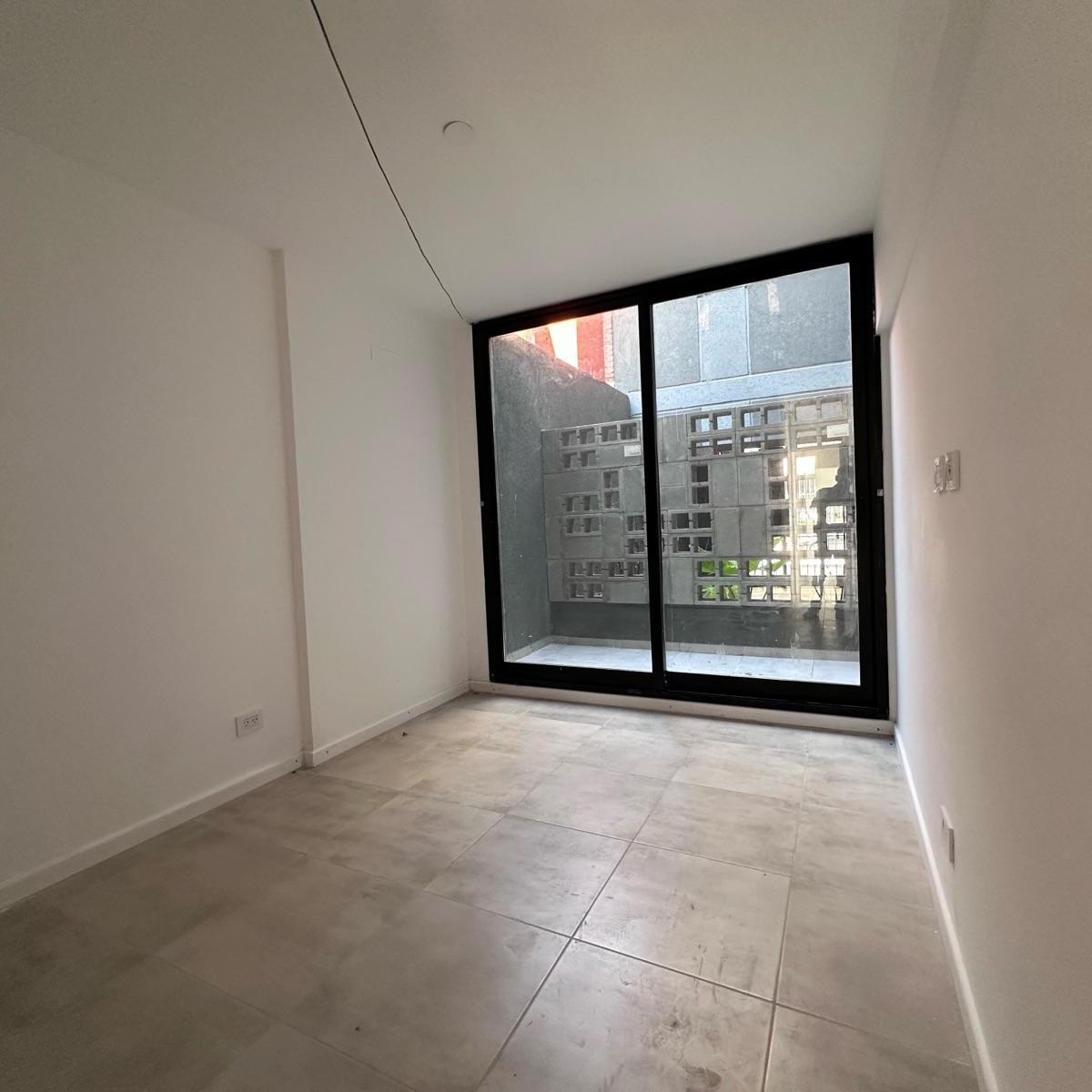 Venta Departamento 2 Dorm. con Patio - Refineria 4