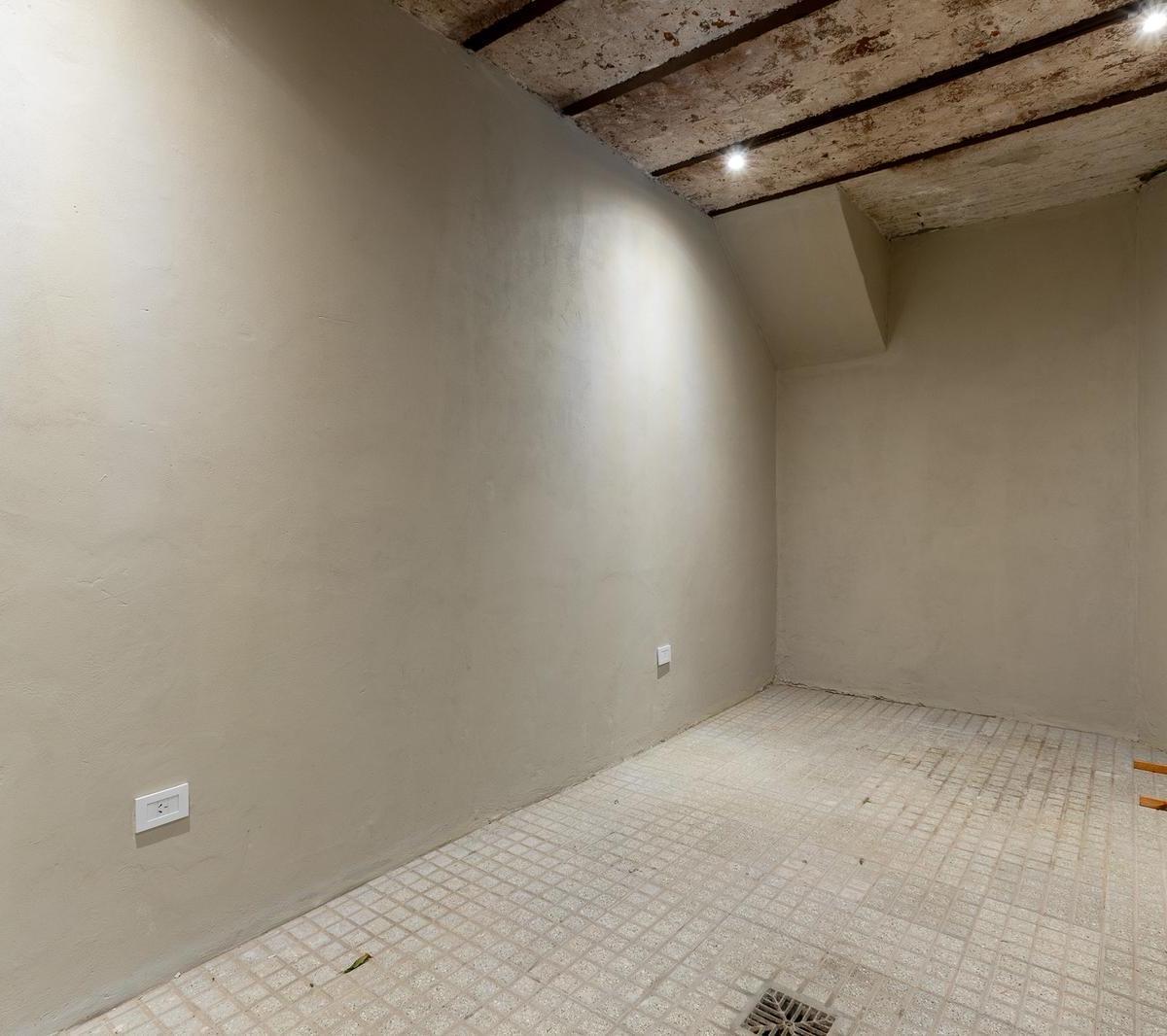 Casa en Venta de 4 Dorm. en Venta - Barrio Abasto 5