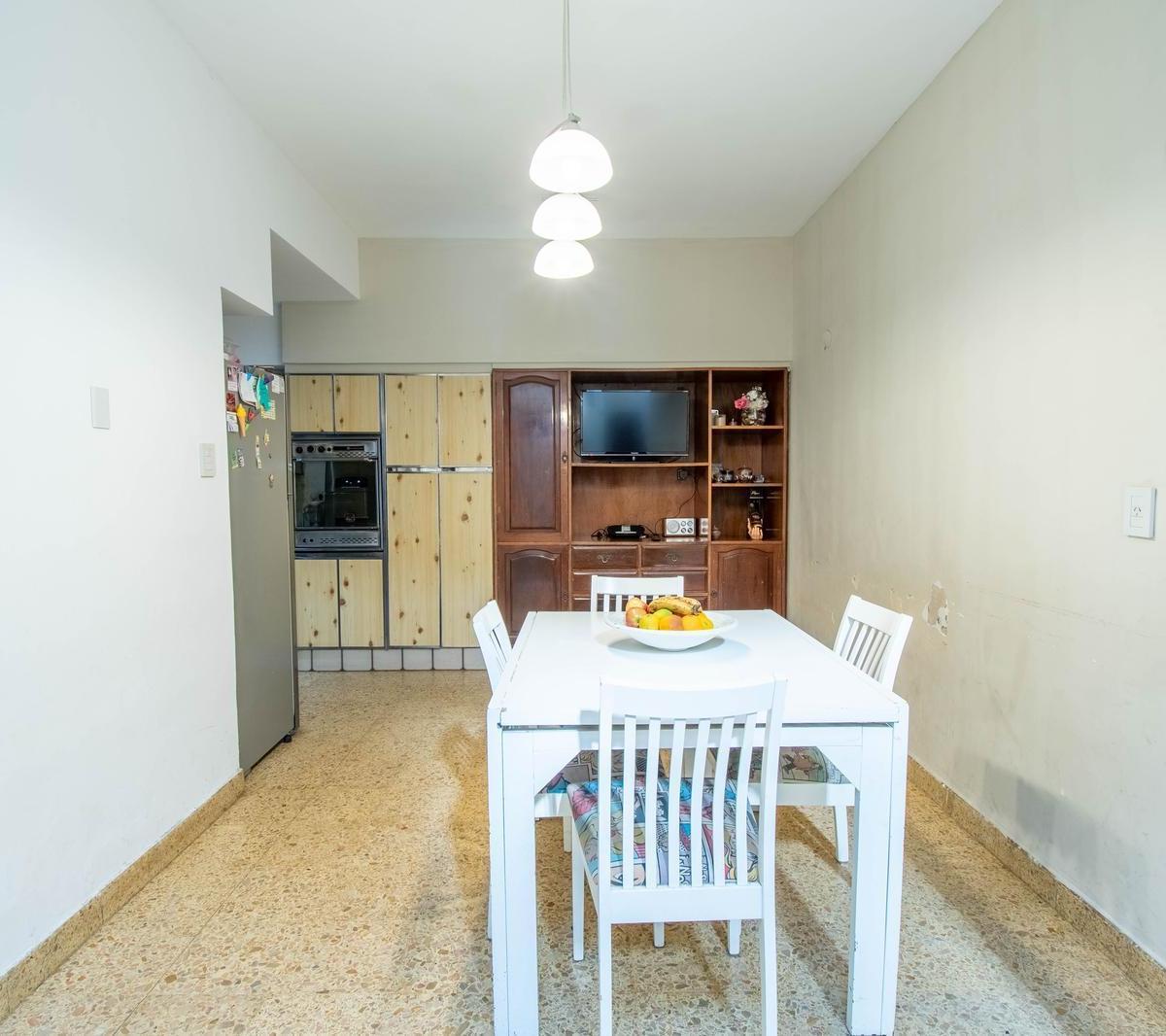 Casa en Venta Cuatro Dorm. Terraza y Cochera - Barrio Echesortu. Apta Crédito 4